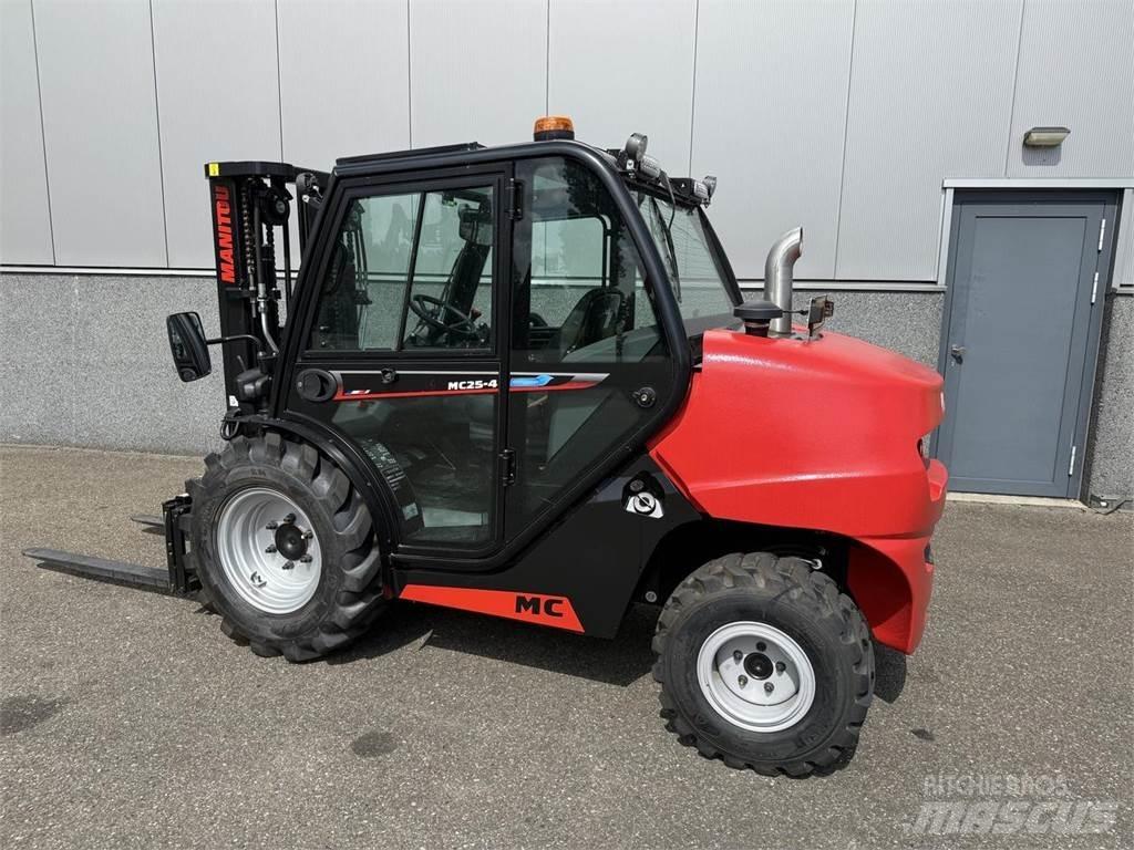 Manitou MC25-4 Chariot tout terrain