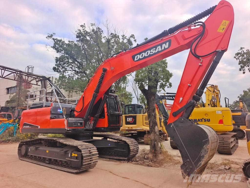 Doosan DX225LC Pelle sur chenilles