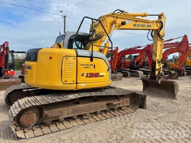 New Holland E 135 SR Pelle sur chenilles