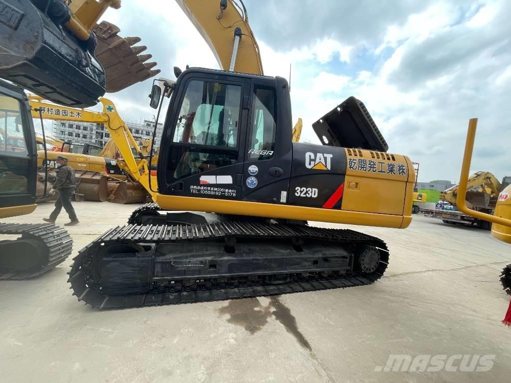CAT 323D Pelle sur chenilles
