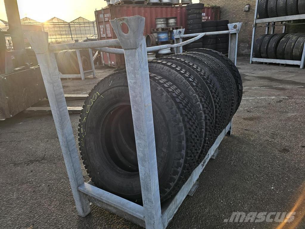  Several 1000 X 20 Remorque chassis