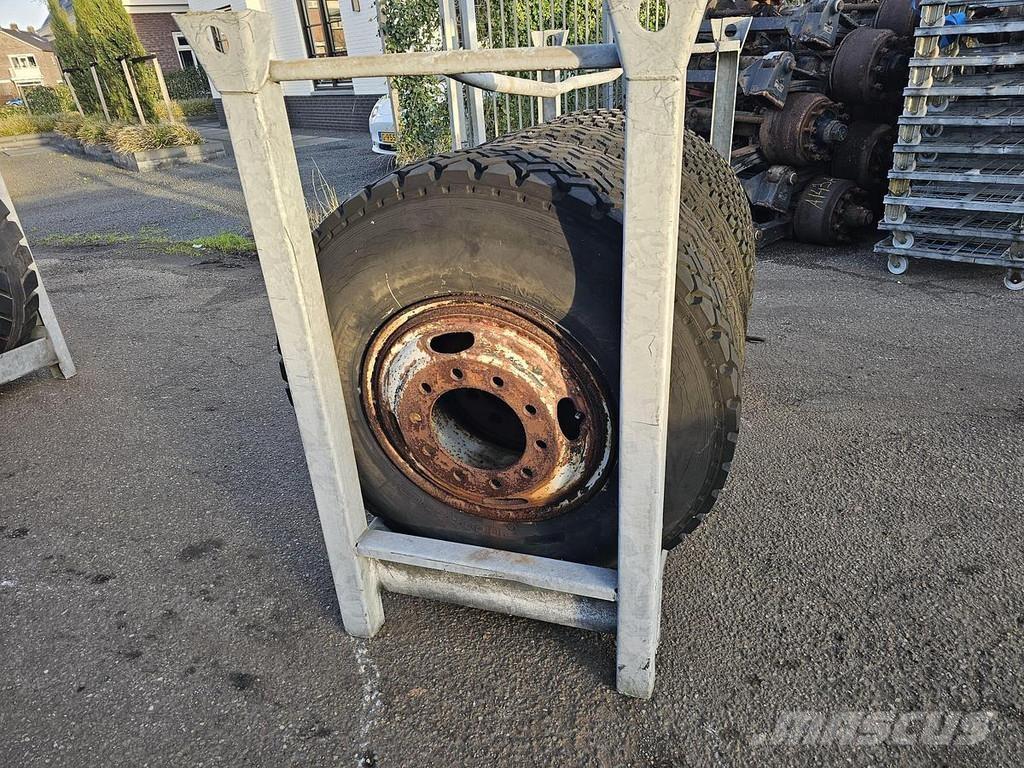  Several 1000 X 20 Remorque chassis