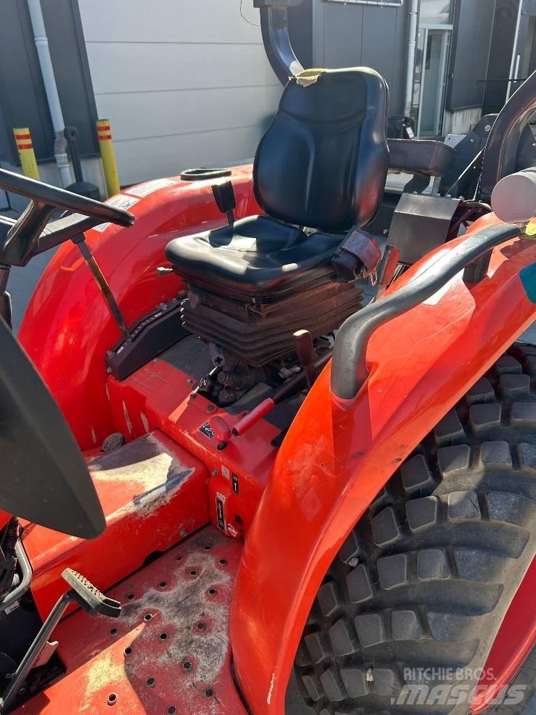Kubota L1-382 HST Micro tracteur
