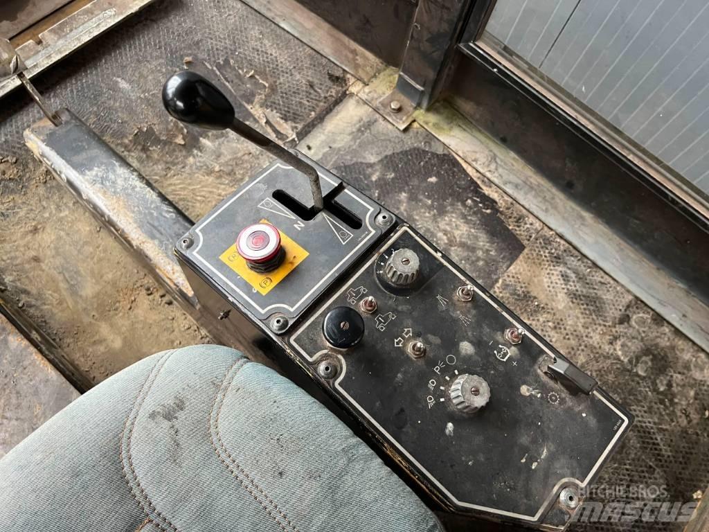 CAT PS300B Rouleaux à pneumatiques