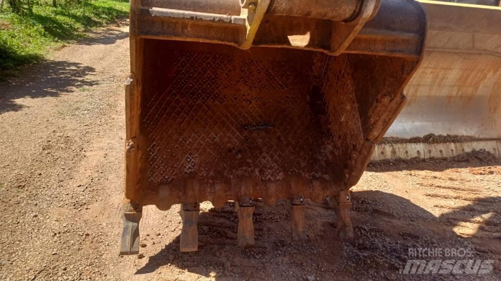 SDLG LG 6250 E Pelle sur chenilles