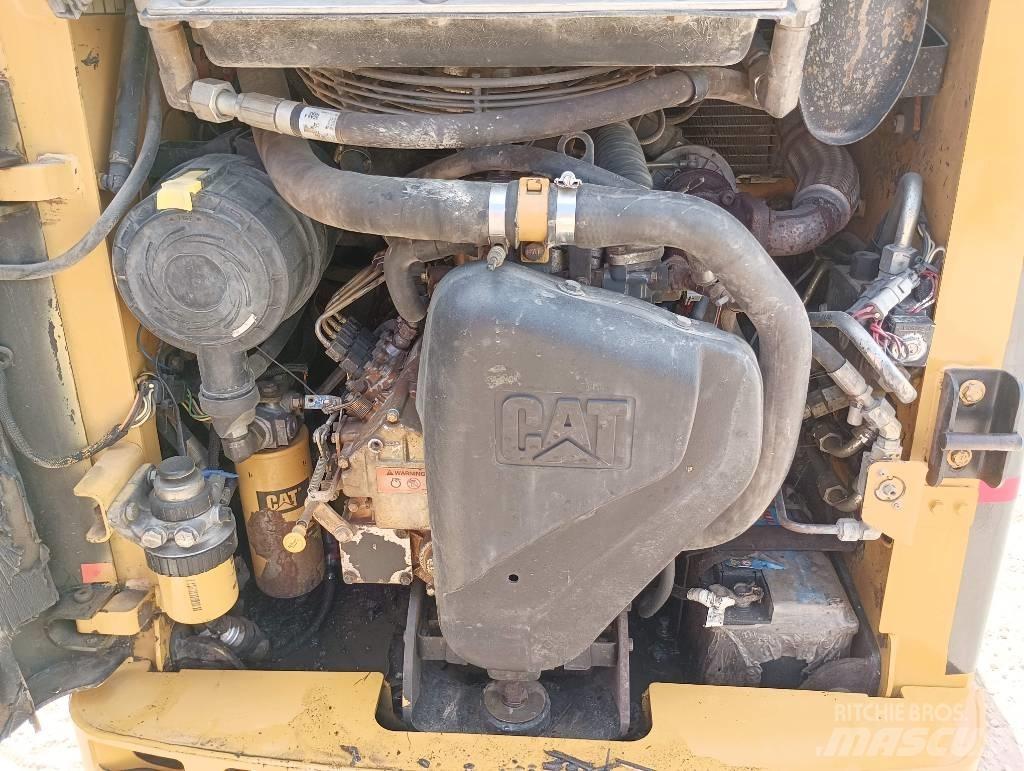 CAT 226 B Chargeuse compacte