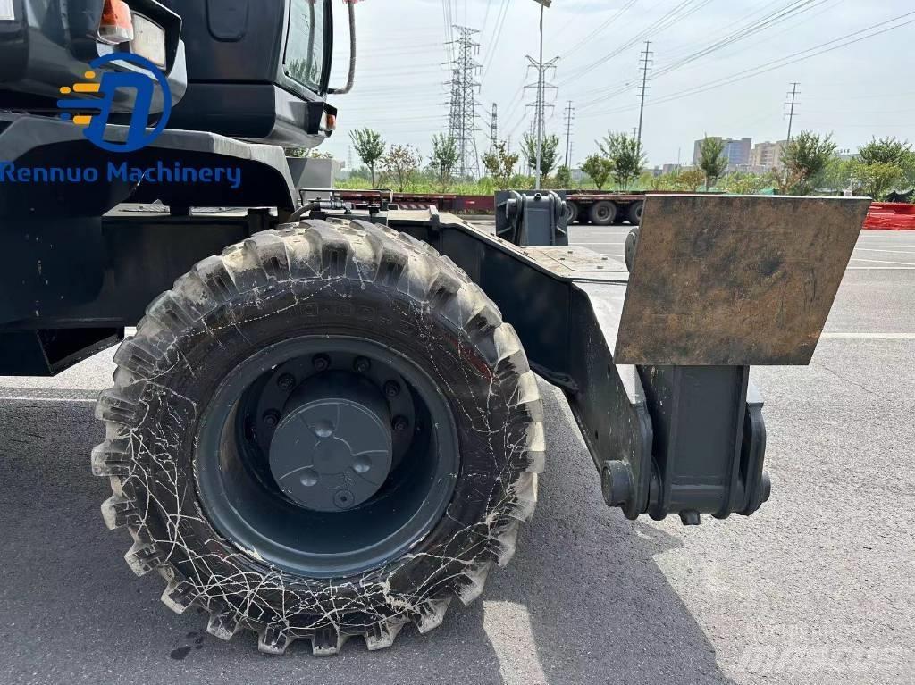 Hyundai 210W-9 Pelle sur pneus