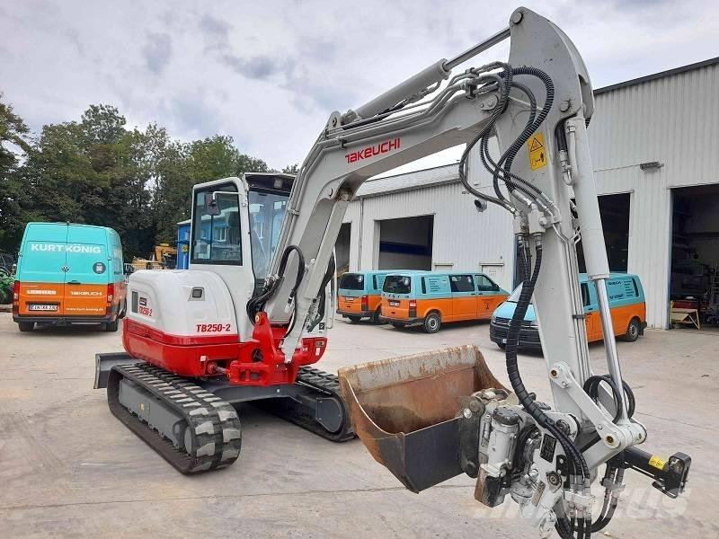 Takeuchi TB 250-2 Mini pelle < 7t
