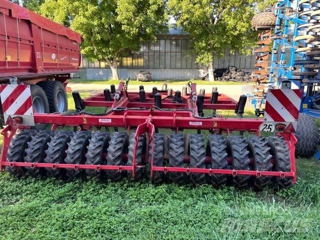 Horsch Tiger 4 AS Charrue à dents
