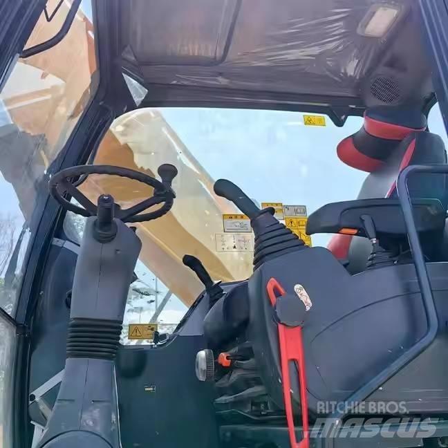 Hyundai 210WVS Pelle sur pneus
