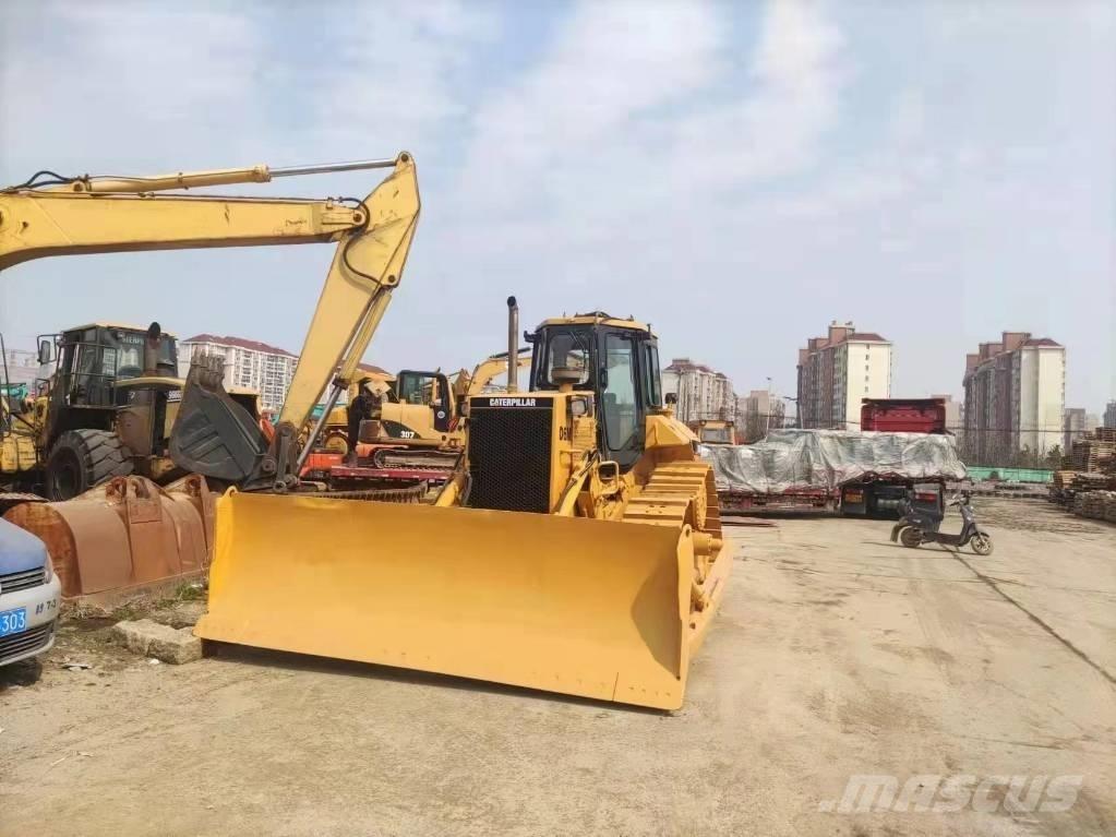 CAT D 6 M Bouteurs sur chenilles