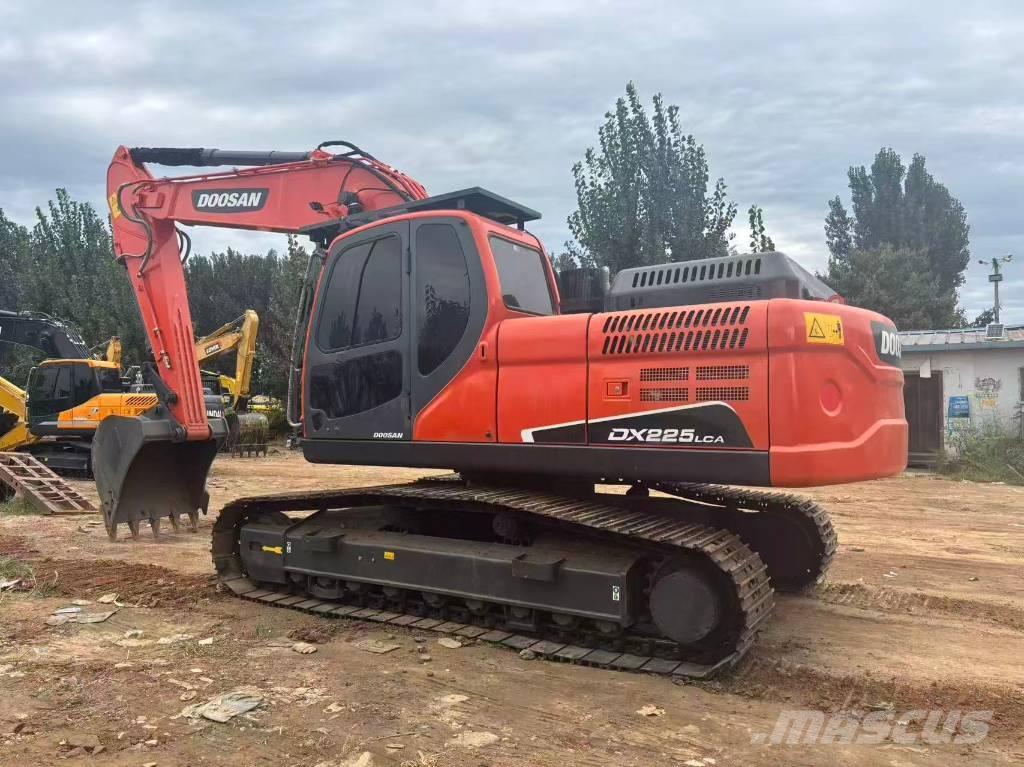 Doosan DX 225 Pelle sur chenilles
