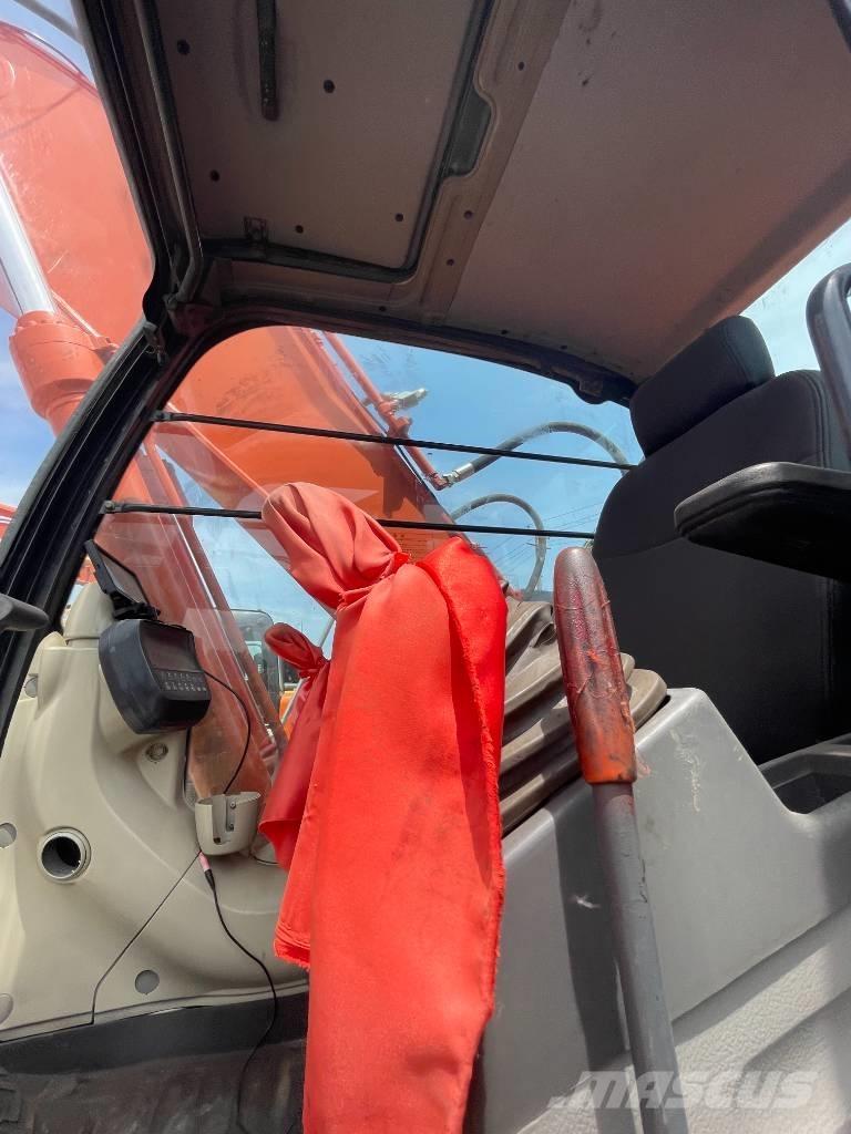 Hitachi ZX 240 Pelle sur chenilles