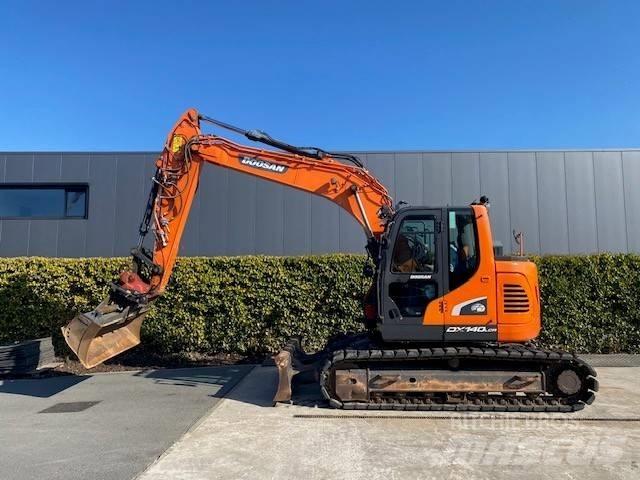 Hitachi 140W-5B Pelle sur pneus