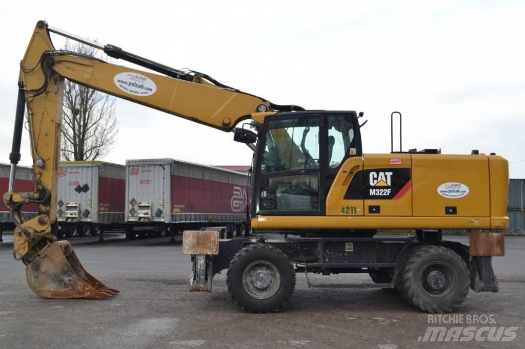CAT M 322F Pelle sur pneus