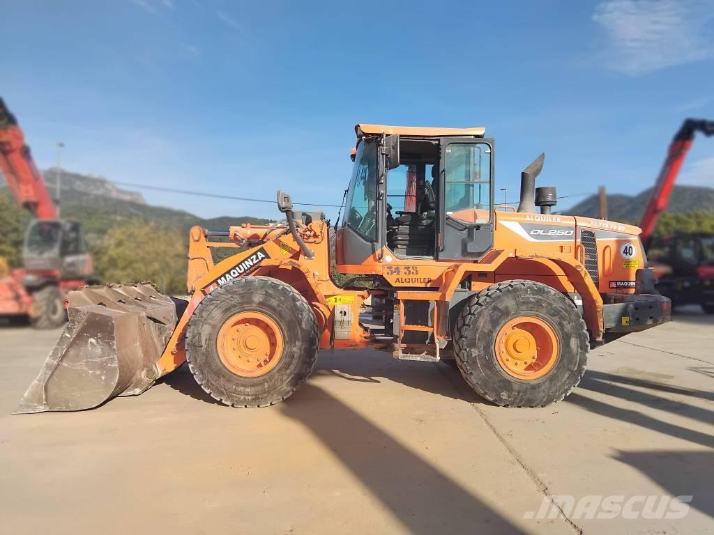 Doosan DL 250-5 Chargeuse sur pneus