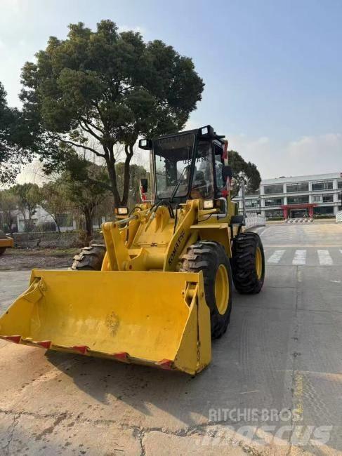 Komatsu WA 100 Chargeuse sur pneus
