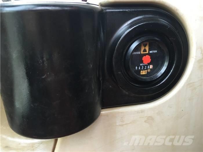 CAT 320 C L Pelle sur chenilles