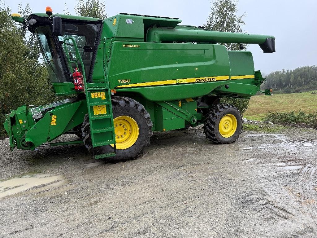 John Deere T550 Moissonneuse batteuse