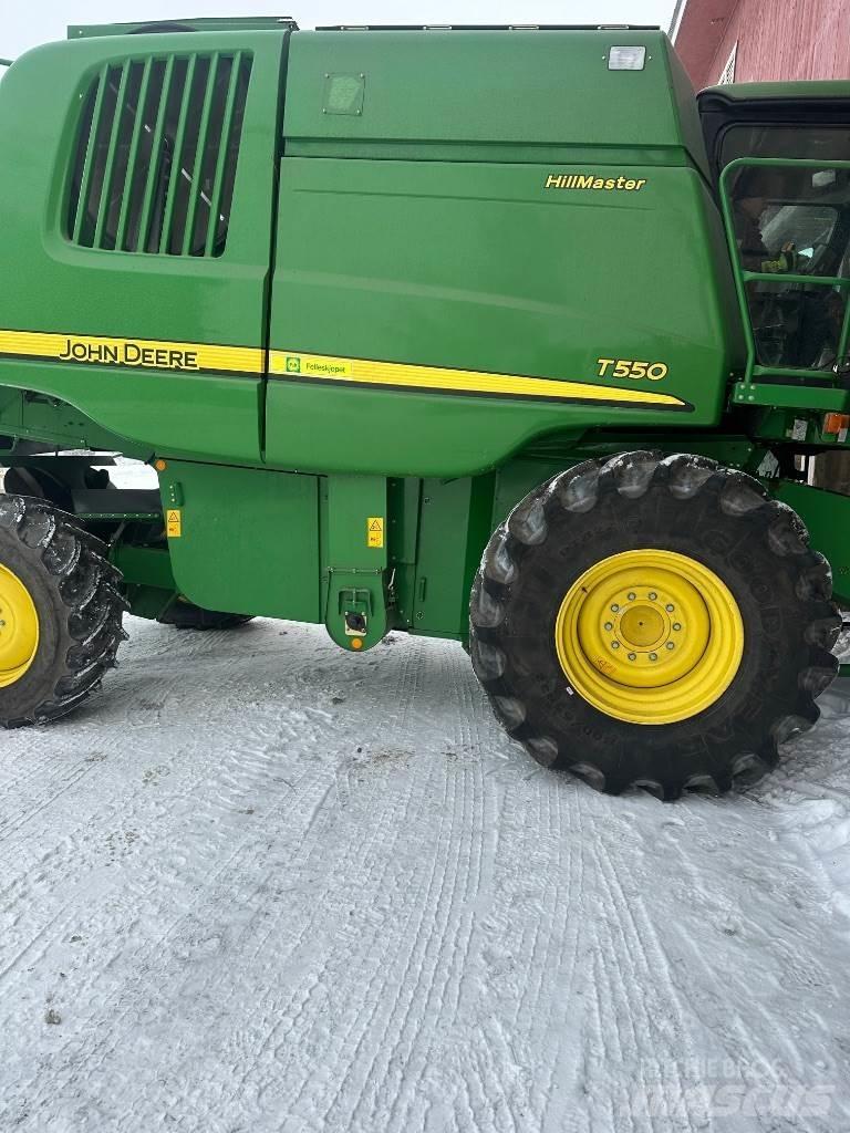 John Deere T550 Moissonneuse batteuse