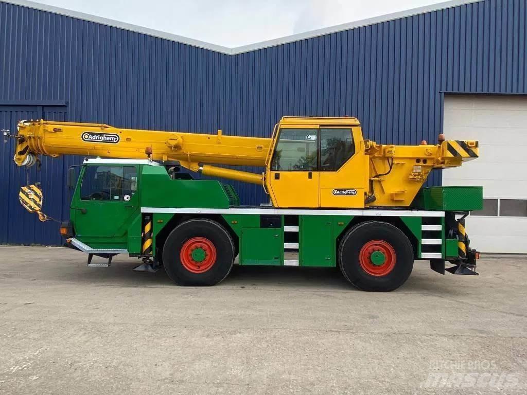 Liebherr LTM1030-2 Grues tout terrain