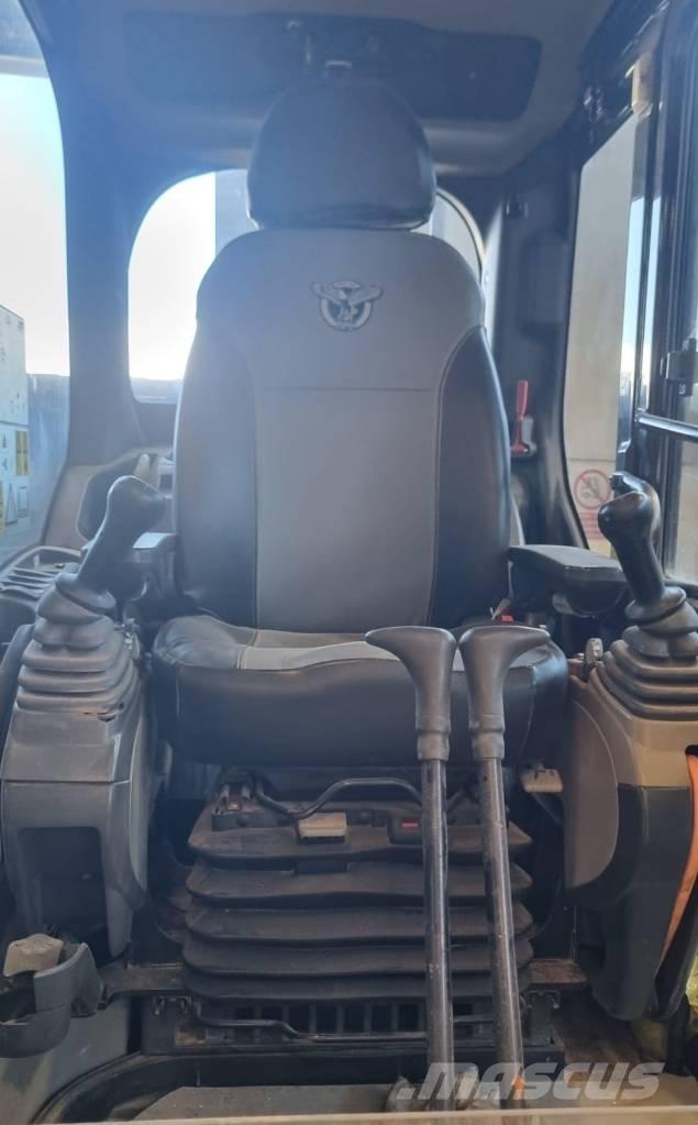 CASE CX 210 D Pelle sur chenilles