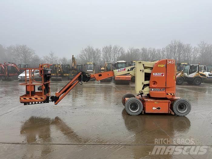 JLG E300AJP Autre nacelle élévatrice