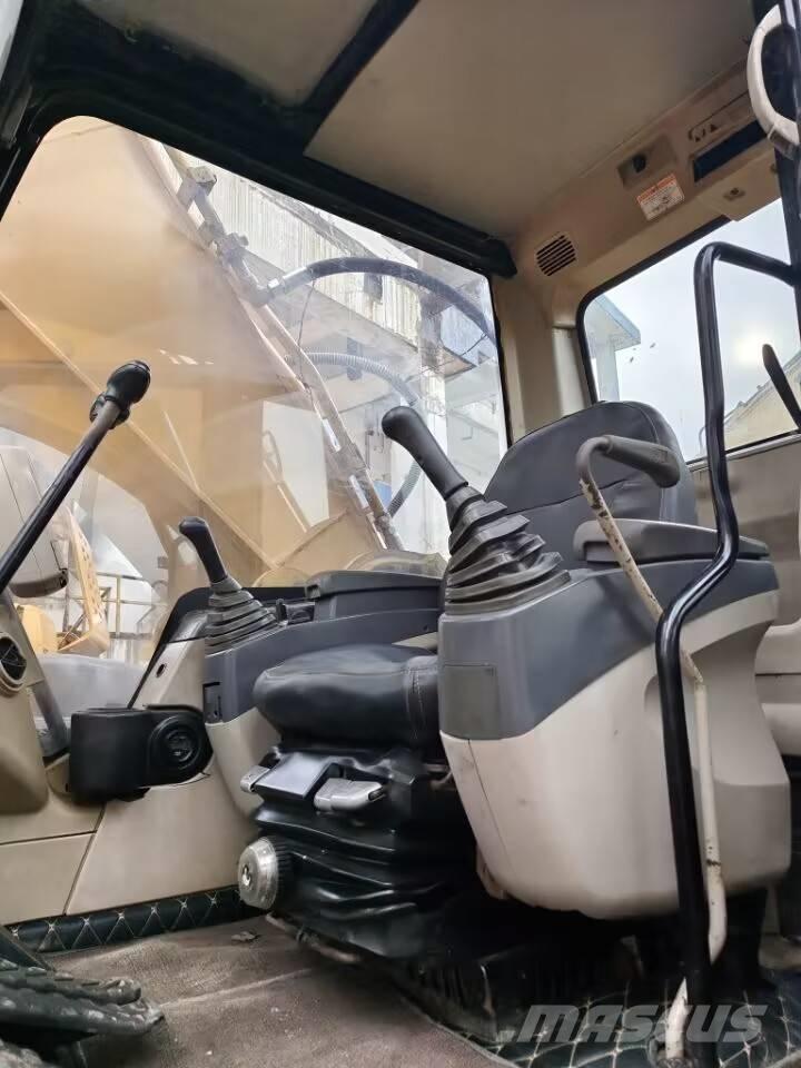 CAT 325C Pelle sur chenilles