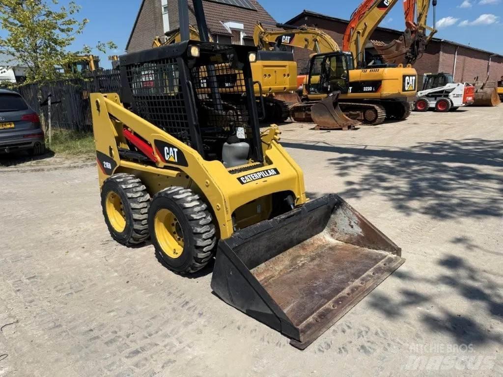 CAT 216B (226,S130) Chargeuse compacte