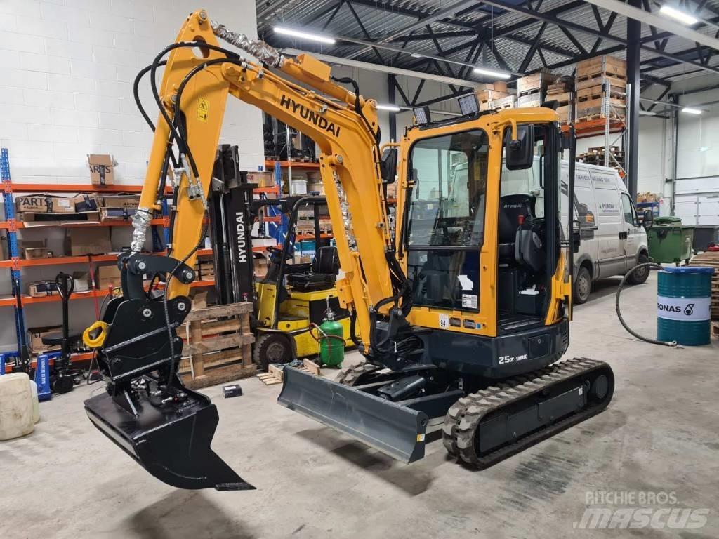 Hyundai R25-9AK Mini pelle < 7t