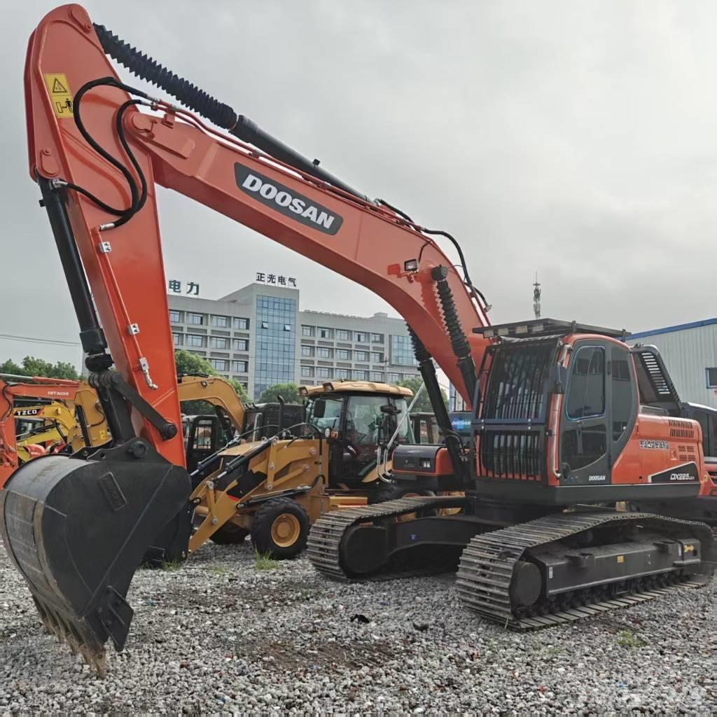 Doosan DX 225 LCA Pelle sur chenilles