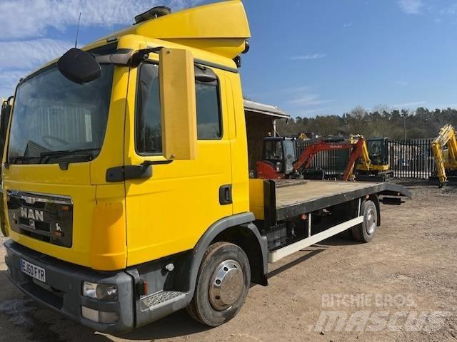 MAN 7.150 Camion treuil