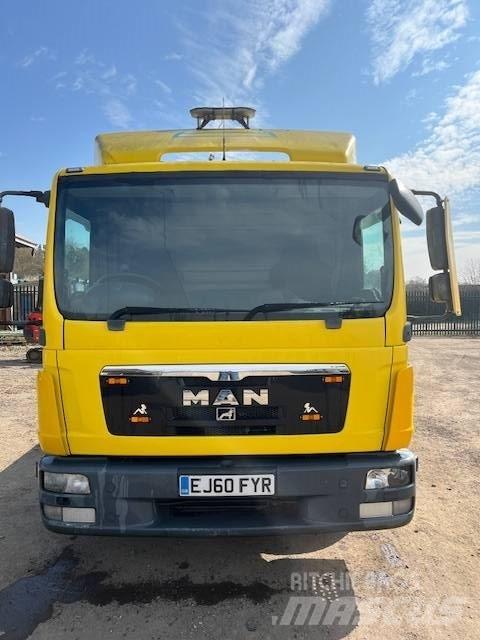 MAN 7.150 Camion treuil