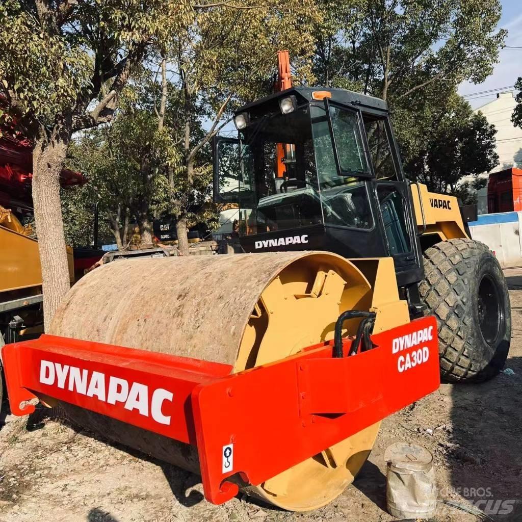 Dynapac CA 30 D Rouleaux monocylindre