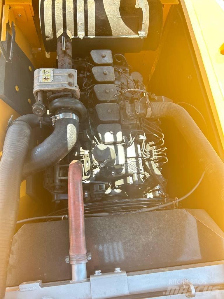 Hyundai 210w-9 Pelle sur pneus