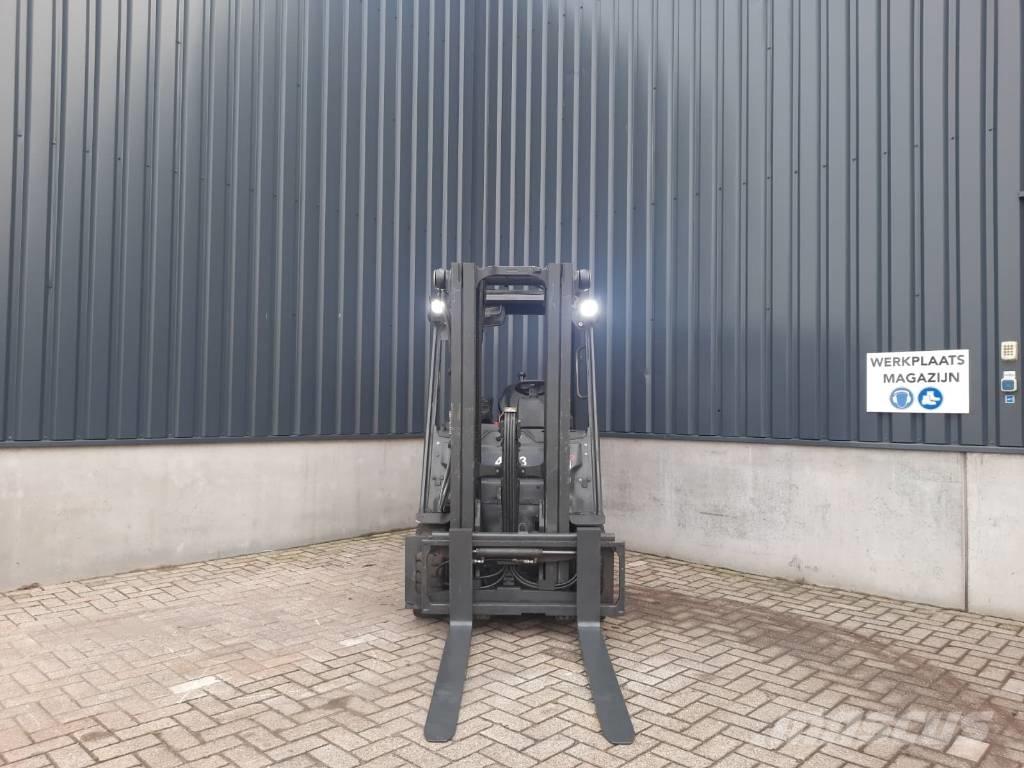 Linde E 30 L Chariots élévateurs électriques