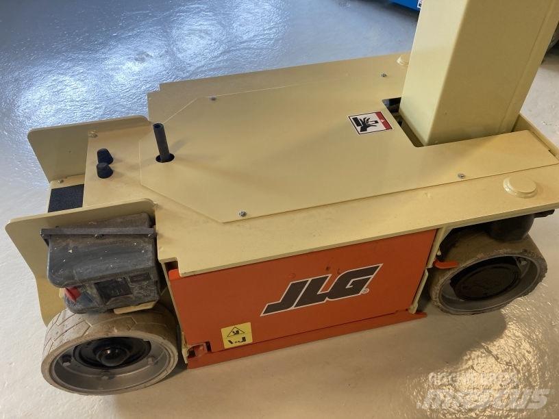 JLG 1230 ES Mât vertical
