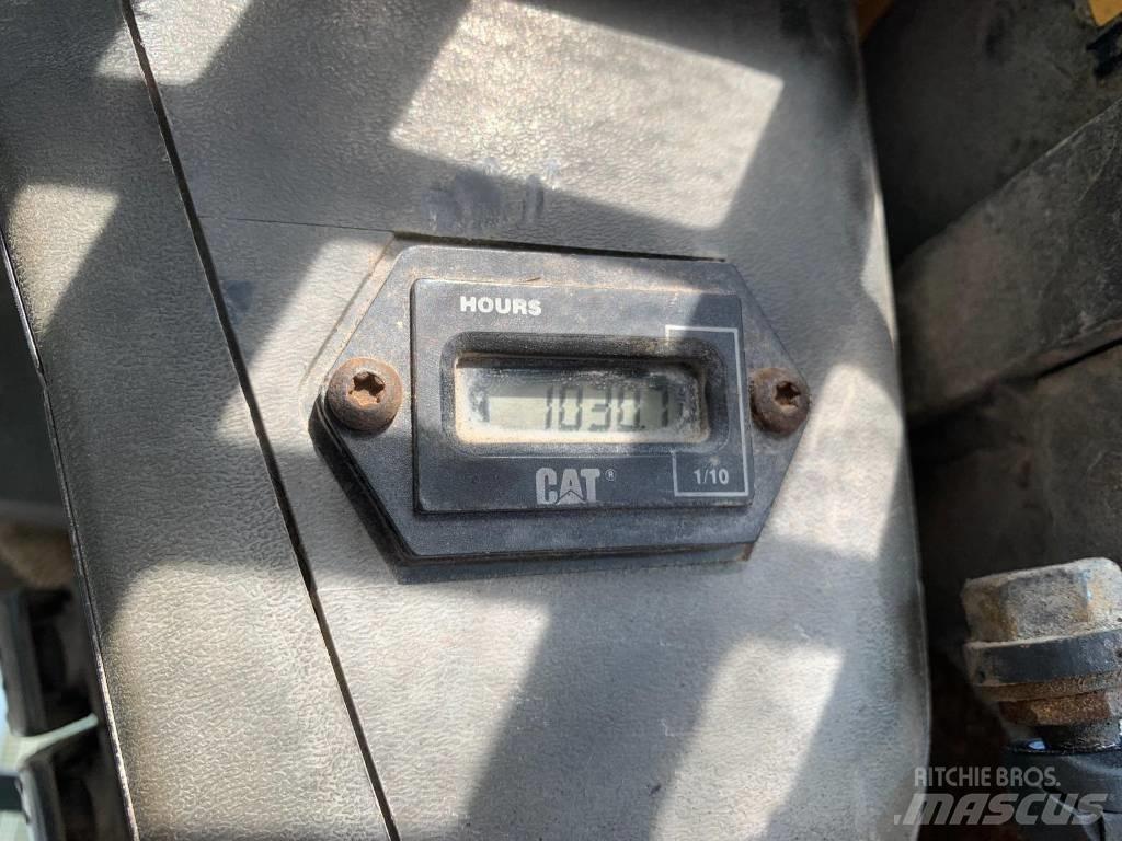 CAT 246 Chargeuse compacte
