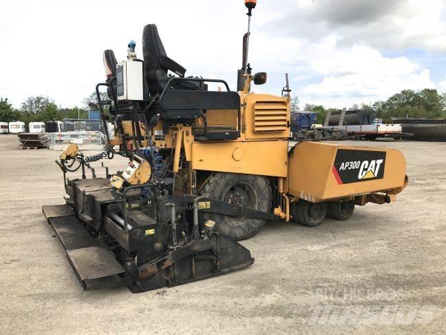 CAT AP 300 Finisseur