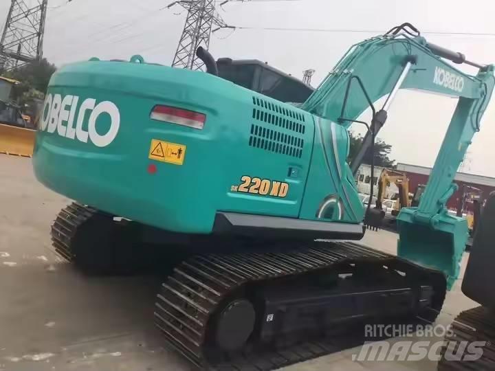 Kobelco SK220XD Pelle sur chenilles