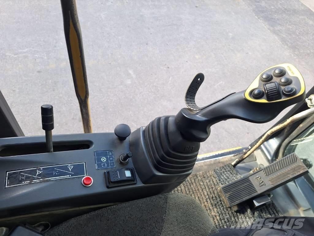 CAT M316C Pelle sur pneus