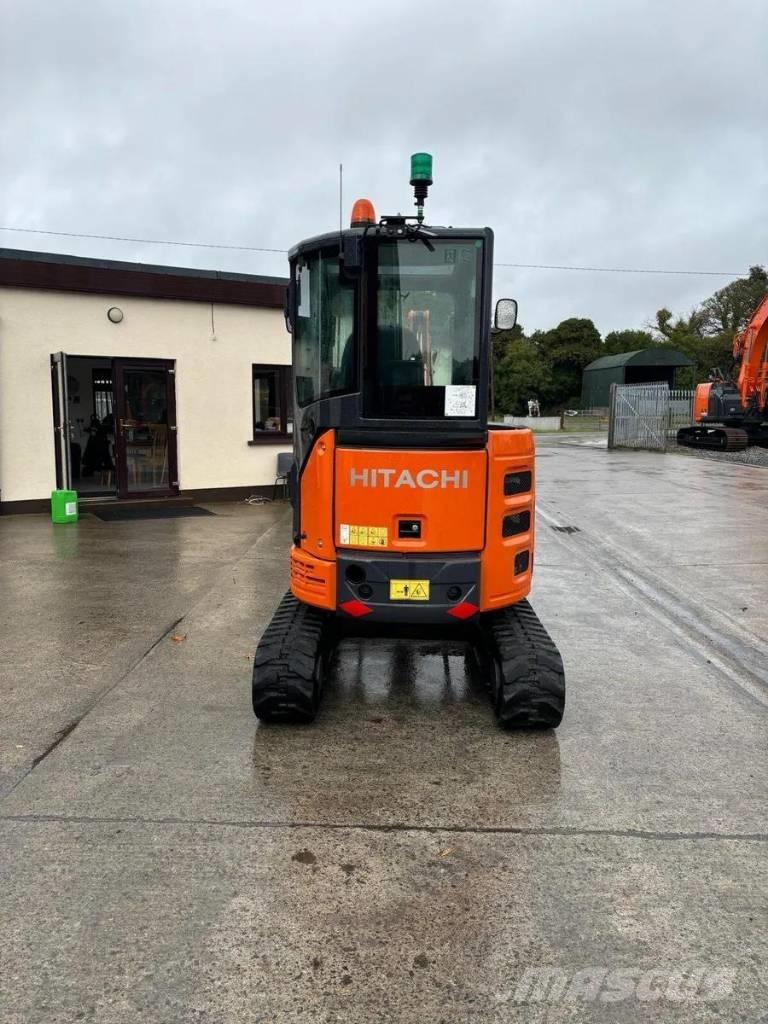 Hitachi ZX26U-6CR Mini pelle < 7t