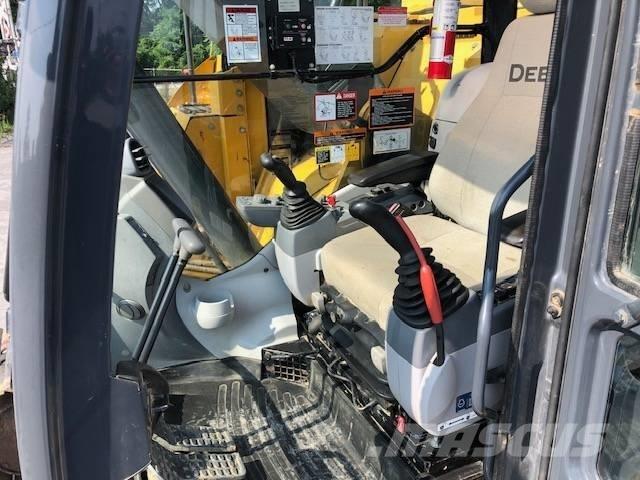 DEERE 245G LC Pelle sur chenilles