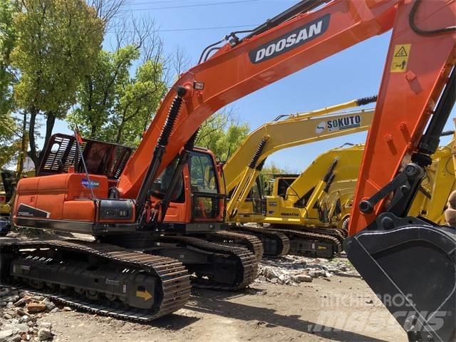 Doosan DX 225 LC Pelle sur chenilles