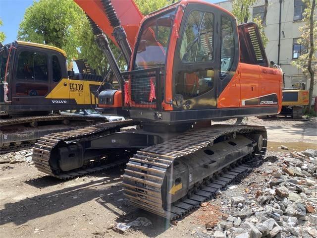 Doosan DX 225 LC Pelle sur chenilles