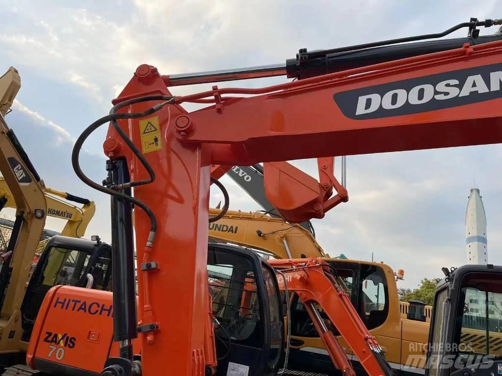 Doosan DX 75 Pelle sur chenilles