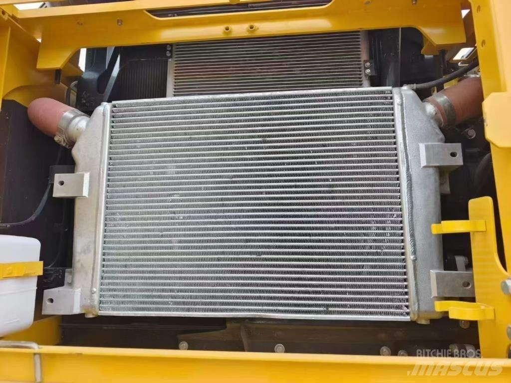 Komatsu 350-8 Pelle sur chenilles