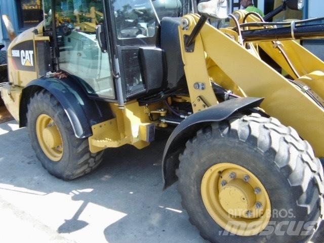 CAT 908 M Chargeuse sur pneus