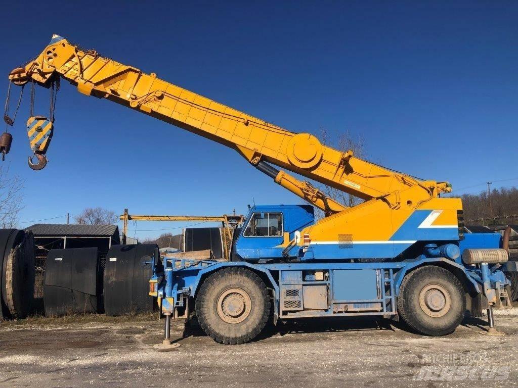 Kobelco RK 450 Grues mobiles