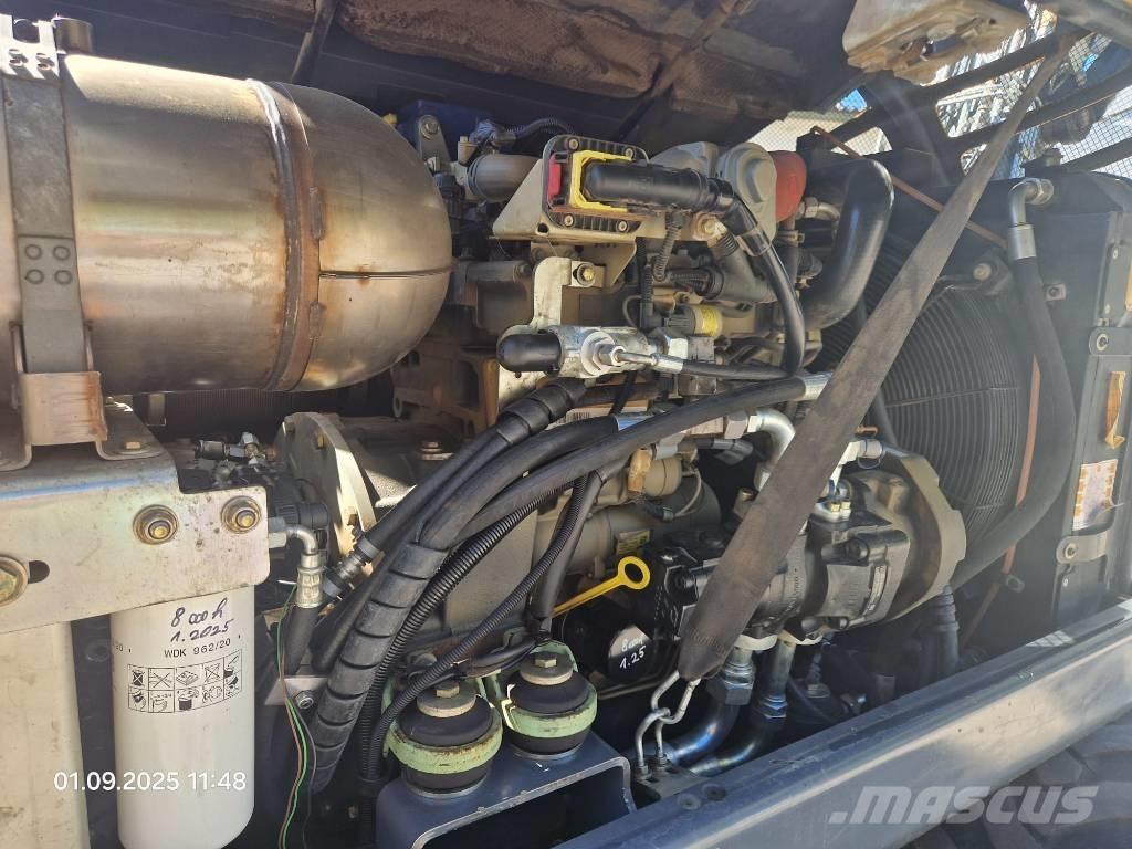Yanmar B 95 W Pelle sur pneus